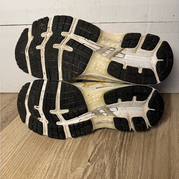 Asics Women's Gel-Kayano 26 Ivory/Gold Running Shoes Size 9 - Picture 5 of 5